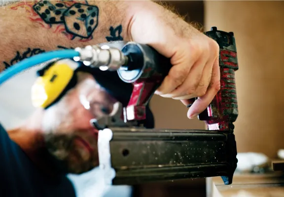Best Pneumatic Nailers for High-Speed Manufacturing Lines